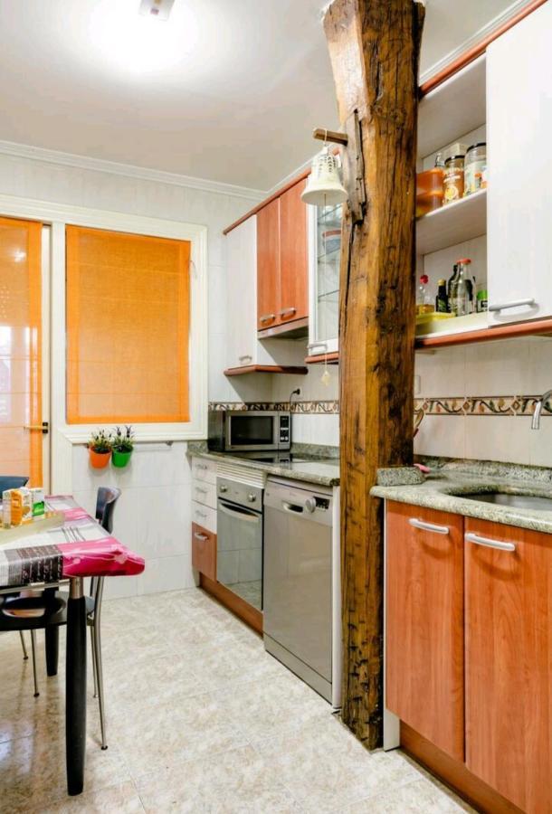 Appartamento Nuestro Refugio - Casco Viejo Con Wifi Y Parking Gratuito- Bilbao Esterno foto